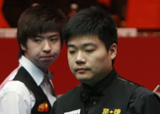 于她长期坚 于她长期坚